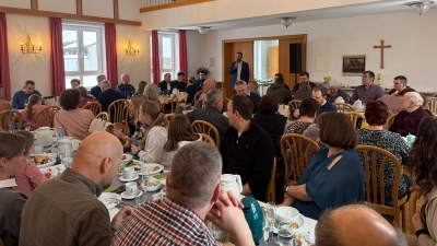 Vorstellung der Kandidatinnen und Kandidaten. (Bild: Julian Kraus)