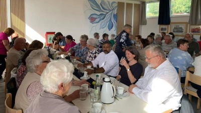 Der Kaffeenachmittag kam sehr gut an, der Saal war bis auf den letzten Platz belegt. (Bild: Petra Reil)