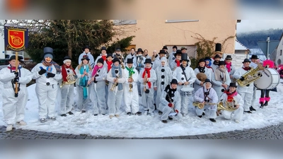 Das Orchester des Musikverein Freudenberg am Faschingszug in Freudenberg. (Bild: Kerstin Messmann)