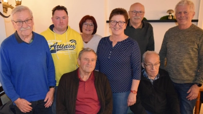 Die neue Vorstandschaft. Sie wollen weiterhin dafür sorgen, dass der Goglhof mit Leben erfüllt wird. (Bild: Elfriede Winter )