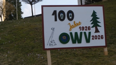 Die Ankündigung des 100-jährigen Gründungsfestes durch den OWV-Zweigverein Floß und Umgebung am 10. und 11. Oktober in diesem Jahr hat auch das Rathauszentrum erreicht. (Bild: Fred Lehner)