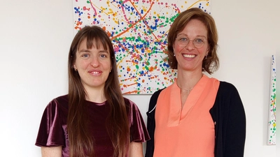 von links: Frau Julia Riedl (Lin), Frau Michaela Sauer (Dipl.-Religionspädagogin-FH) (Bild: Carmen Koller-Schraml)