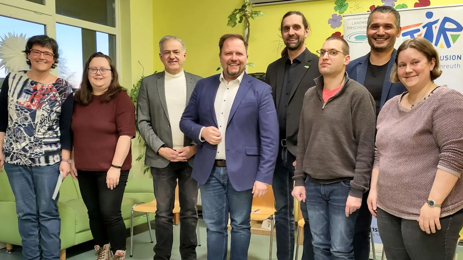 v.l.: Alexandra Keller, Ursula Hösl, Roland Grillmeier, Hubert Schicker, Josef Schmidt, Ulrich Macht, Muhammet Dal, Christina Ponader. (Bild: Doris Scharnagl-Lindinger)