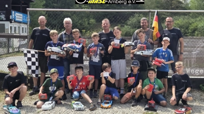 Teilnehmer des Jungentages mit Betreuer des Vereins (Bild: Uwe Schmidt)