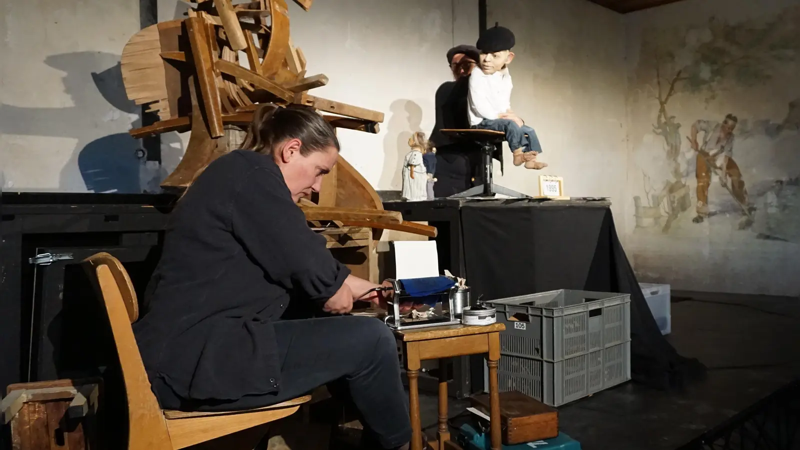 Puppen-Theater in Flossenbürg beleuchtet NS-Zeit aus Kindersicht. (Bild: Christian Landgraf)