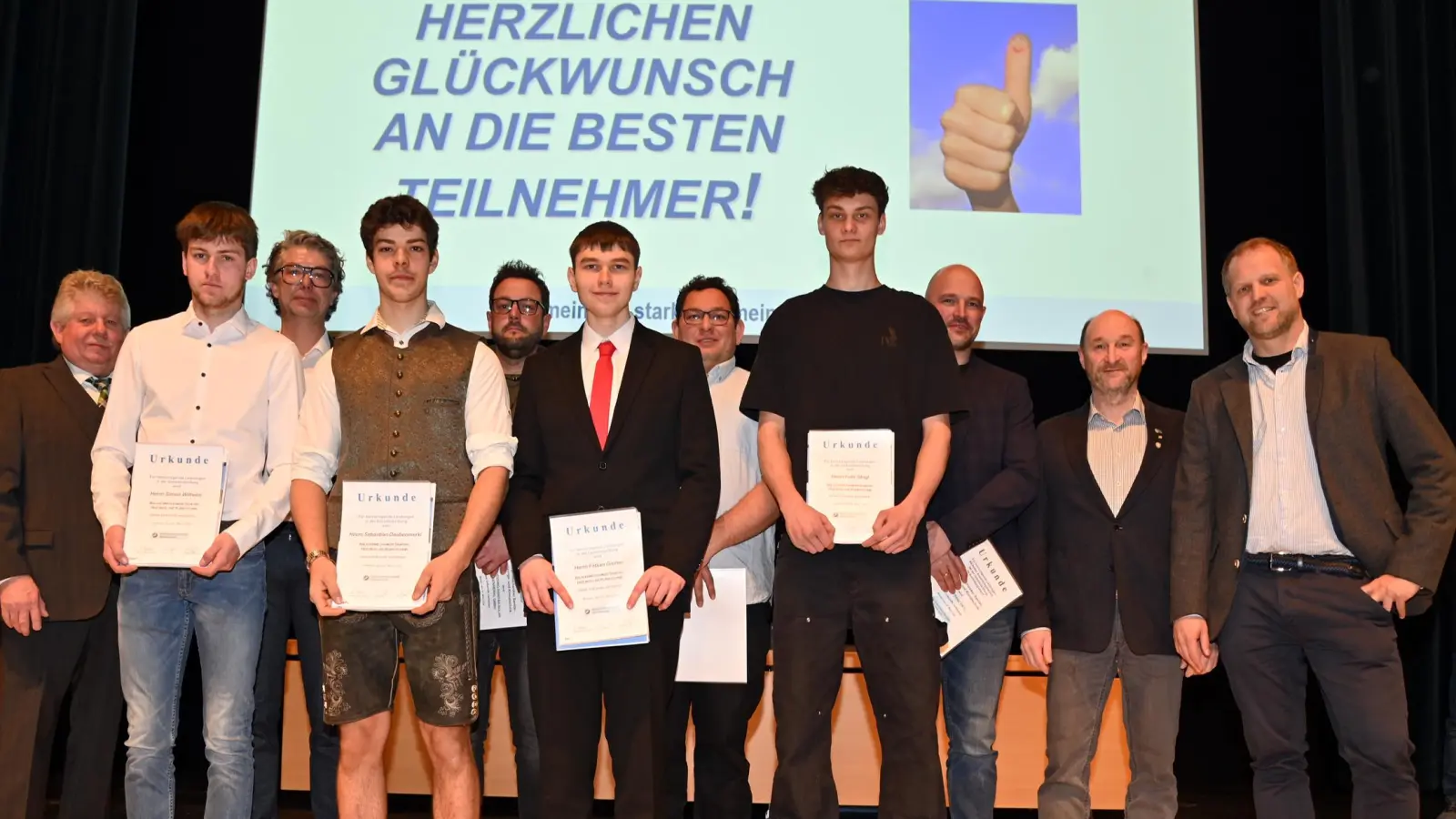 Die besten Auszubildenden der Gesellenprüfung Anlagenmechaniker SHK (Bild: Luca Kraus)