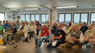 Gäste der Veranstaltung „Zouhurchn und midsinger” (Bild: Regina Pilhofer)