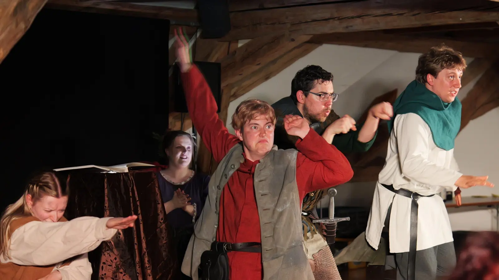 Szenenbild aus der Impro-Show „Heureka“ des OVIGO Theaters. (Bild: Florian Wein / OVIGO Theater)