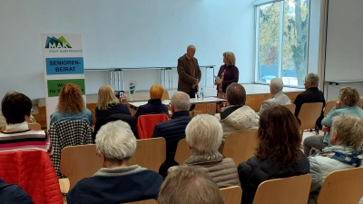Der ehemalige Seniorenbeauftragte des Landkreises Wunsiedel, Konrad Scharnagl, sprach in Marktredwitz über die Mitwirkung älterer Menschen. (Foto: Birgit Schelter)