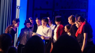 Die Zuschauer waren von den Darbietungen der jungen Künstlerinnen und Künstler begeistert. (Bild: Sophia Popp)