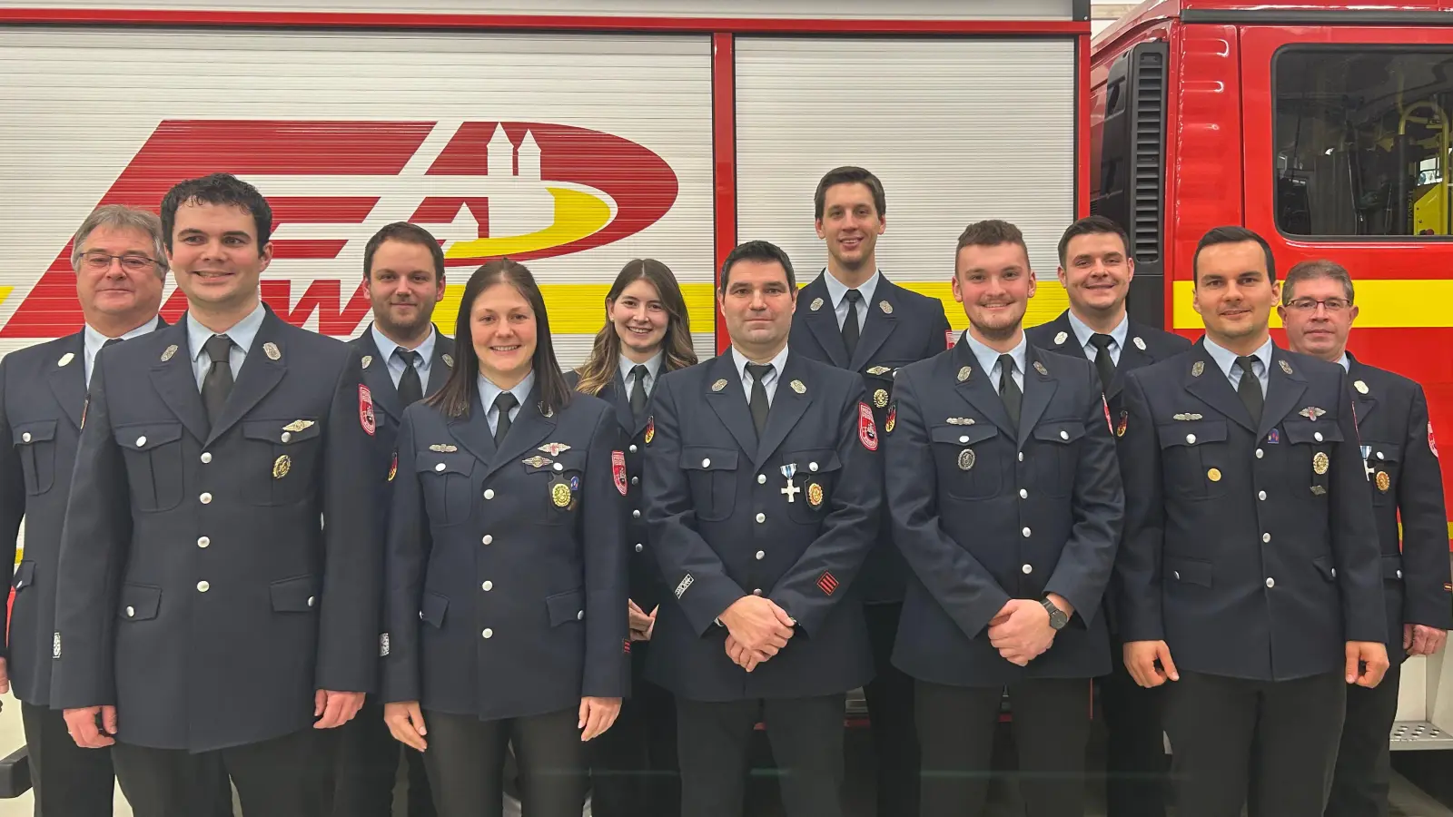 Die neu gewählten Vertreter der aktiven Mannschaft und des Feuerwehrvereins Diendorf. (Bild: Andreas Kraus)