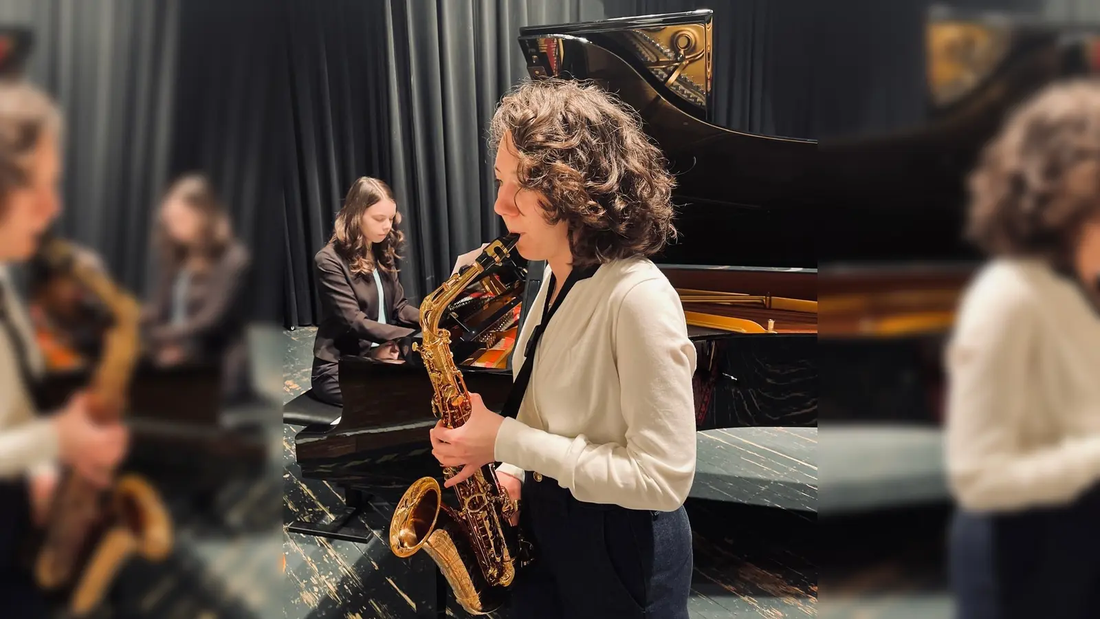 Elisabeth Geier am Saxophon, begleitet von Luisa Völkel. (Bild: Kristina Wiedel)