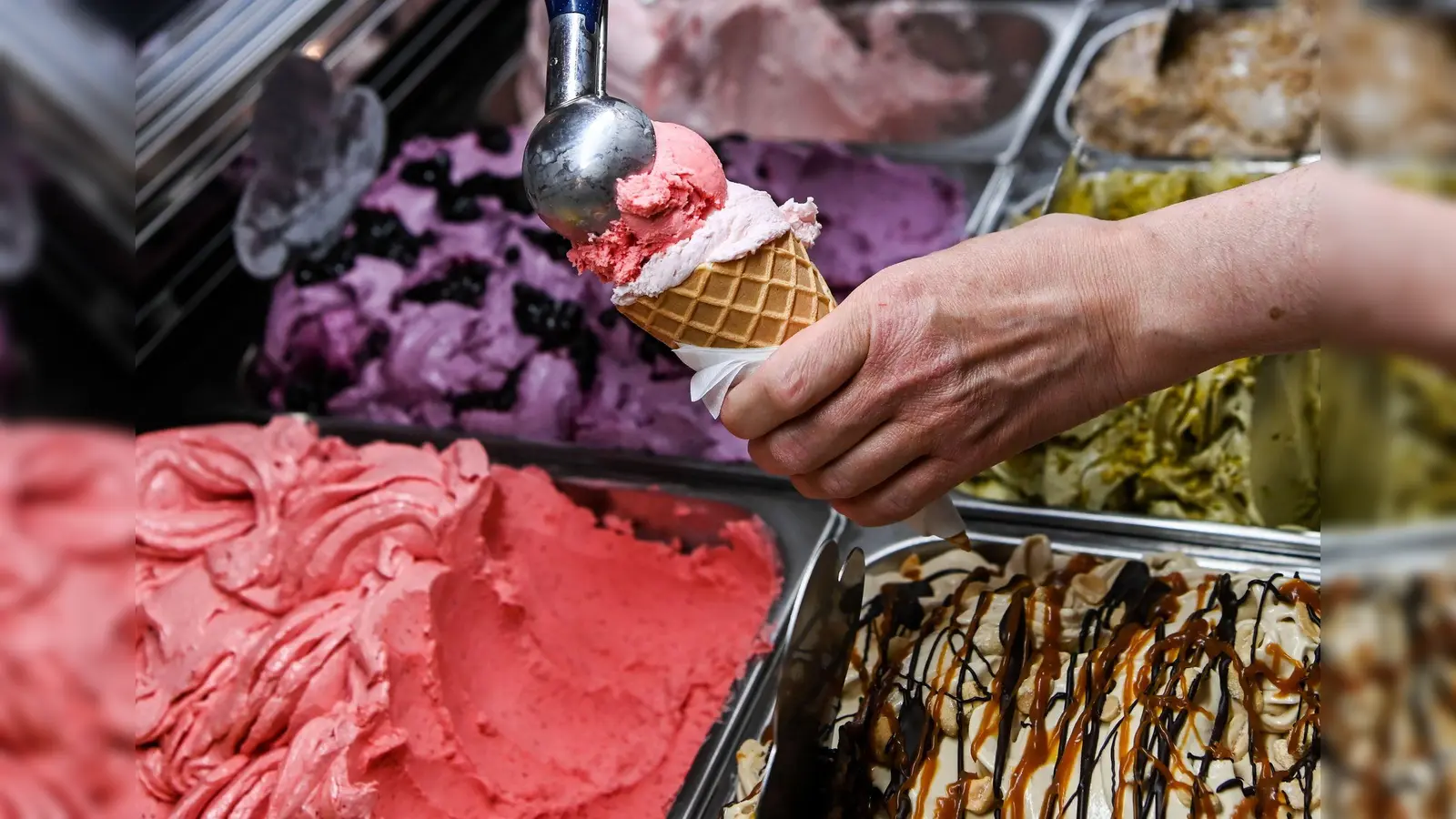 Am 28. August macht die Eistournee von Oberpfalz-Medien in Nabburg Station. (Bild: Jens Kalaene/dpa)