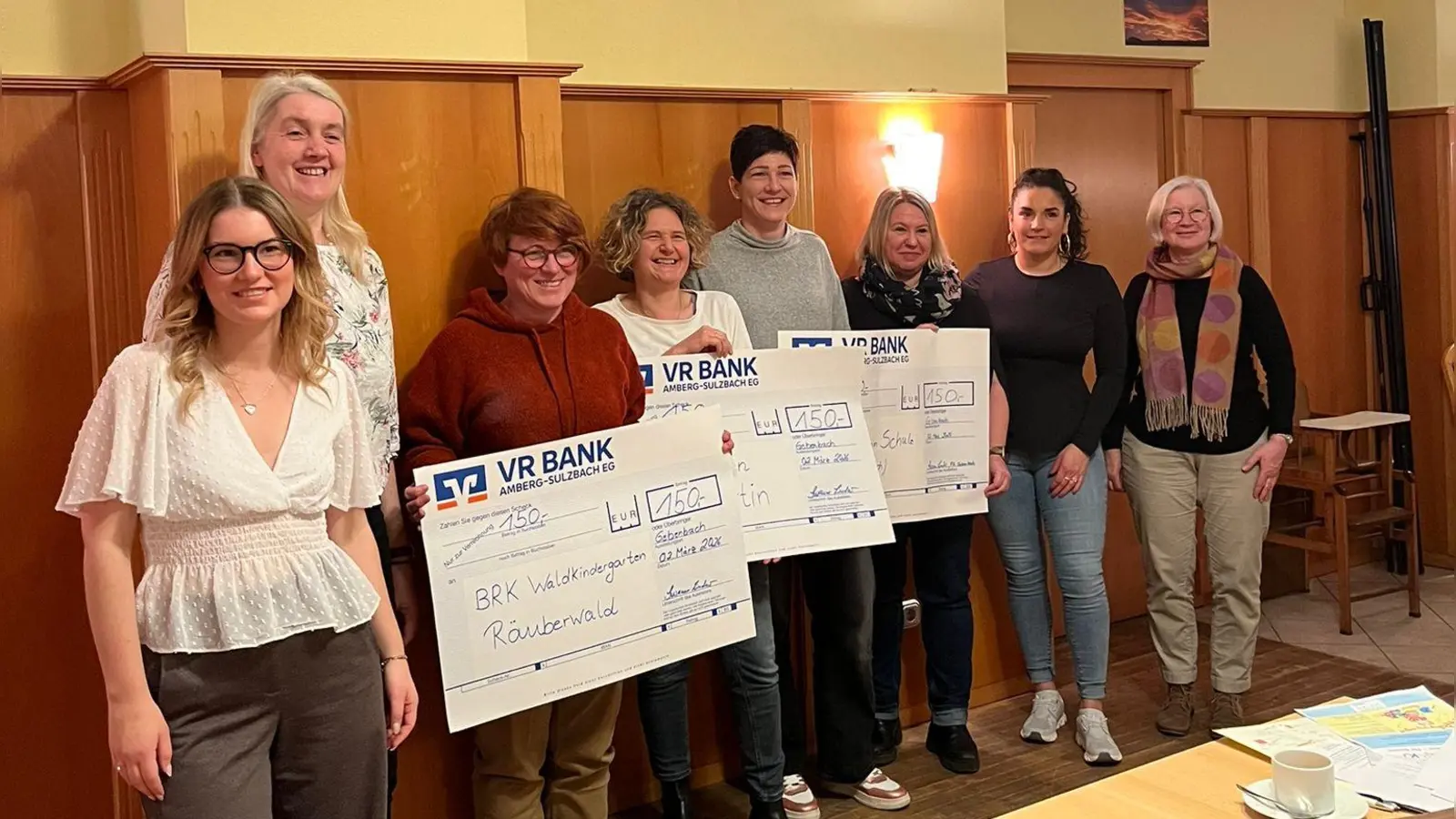 Von links: Lea Borawski, Susanne Lindner, Sabine Lindner, Gabriele Neuberger-Ströhl, Juliane Niebler, Claudia Flierl, Bernadette Rösch, Renate Amrhein. (Bild: Simone Borawski)