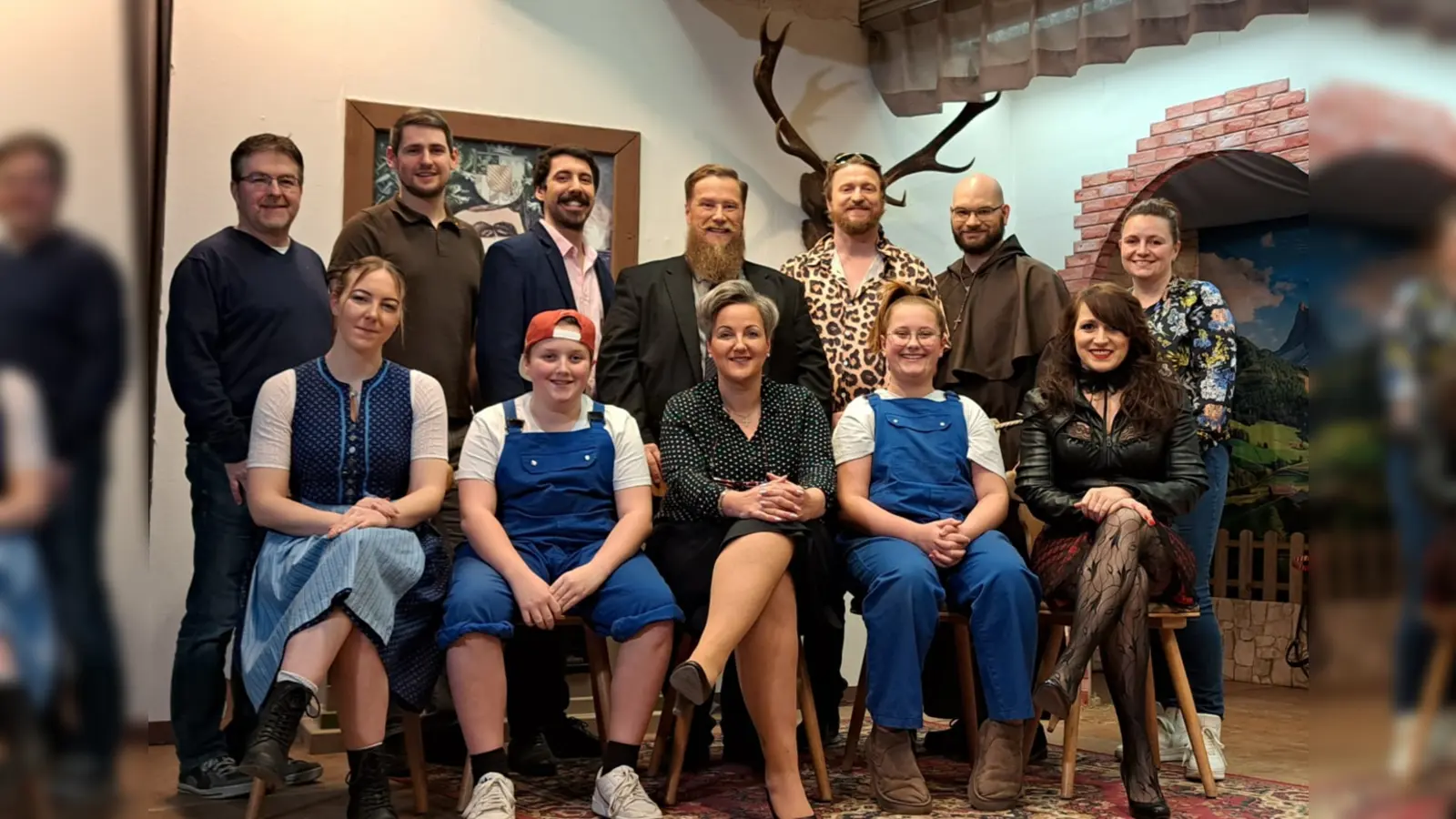 Bestens gelaunt sind die Akteure von der Theatergruppe der Kolpingsfamilie Schnaittenbach. Auch heuer geht es wieder auf die Bühne. (Bild: Markus Nagler)