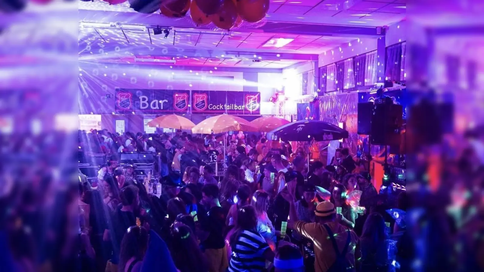 Ausverkauftes Naabtalhaus. (Bild: Armin Goschler)