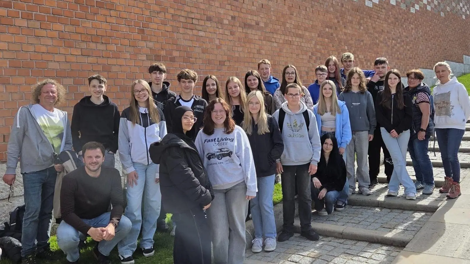 Geschichte erleben und Erinnerungen bewahren Schüler der Dr. Eisenbarth – Mittelschule besuchen Polen. (Bild: Florian Zach)