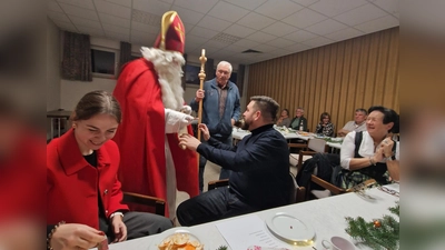 Nikolausbesuch bei der SPD Weihnachtsfeier. (Bild: Torsten Bär)
