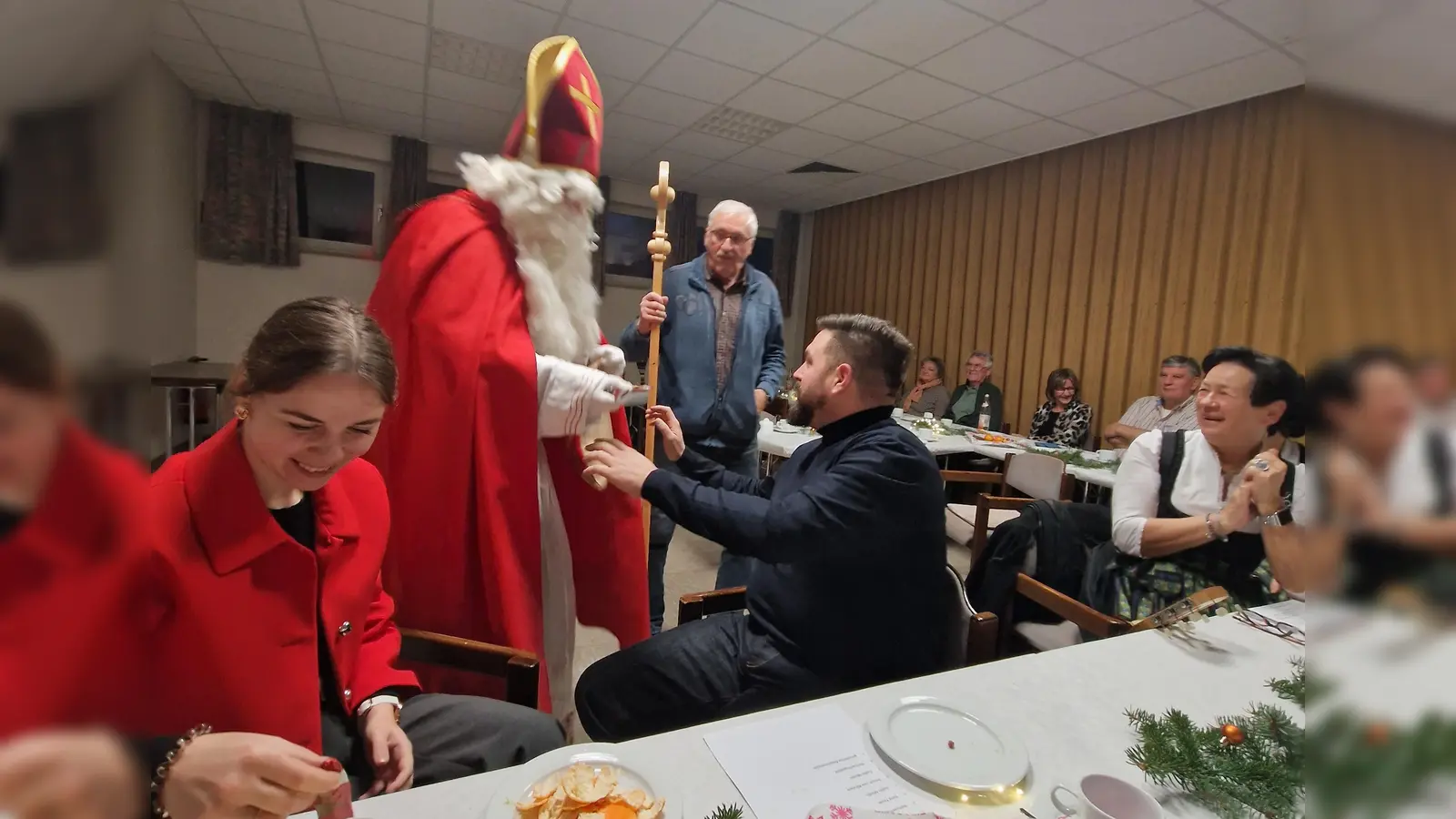 Nikolausbesuch bei der SPD Weihnachtsfeier. (Bild: Torsten Bär)