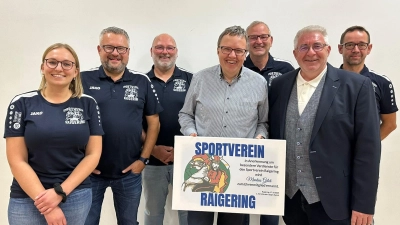 v.l.: Ramona Nübler, Markus Jokiel, Wolfgang Franz, Markus Gilch, Jürgen Zweck, Thomas Graml, Markus Meier (Bild: Christina Püschl)