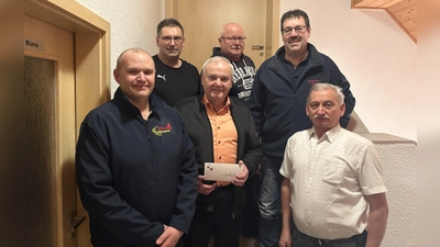 Geschenkübergabe Kopp (Bild: Florian Bayer)