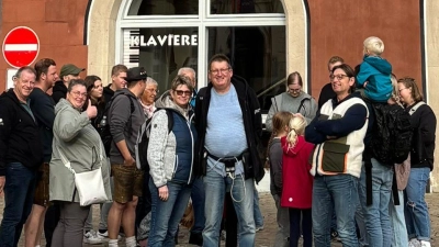 In Regensburg erfuhren die Betzenberger Ausflügler die Geschichte und Geschichten von der Unesco Welterbe-Stadt. (Bild: Roland Herrmann)