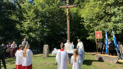 Festgottesdienst am Freialtar mit Domvikar Dr. Christian Schulz und Pfarrer Norbert Götz (Bild: Alois Kleierl)