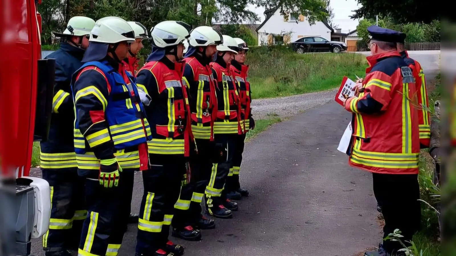 Gruppe in Löschangriff (Bild: Held Karin)