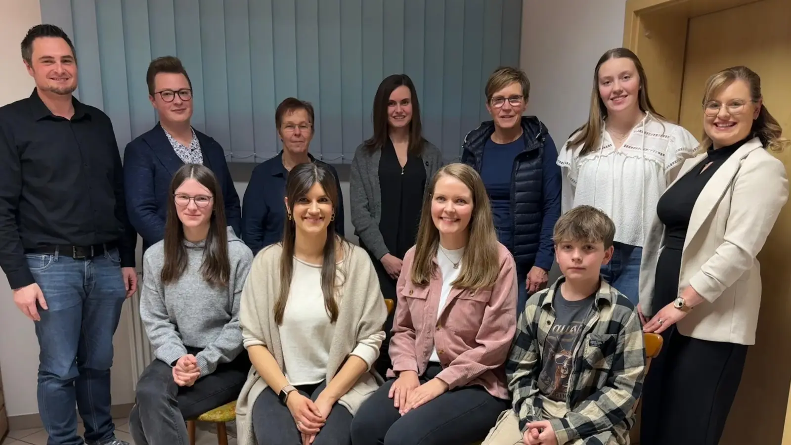 Die neue Vorstandschaft der Stiftländer Jugend- und Blaskapelle v.l.n.r.: Tobias Gabel, Stephan Sölch, Lena Schwartling, Martina Sölch, Franziska Härtl, Michaela Mark, Stefanie Ollermann, Evi Siller, Noah Bachofner, Martha Siller, Heike Bachofner. (Bild: Franziska Härtl)
