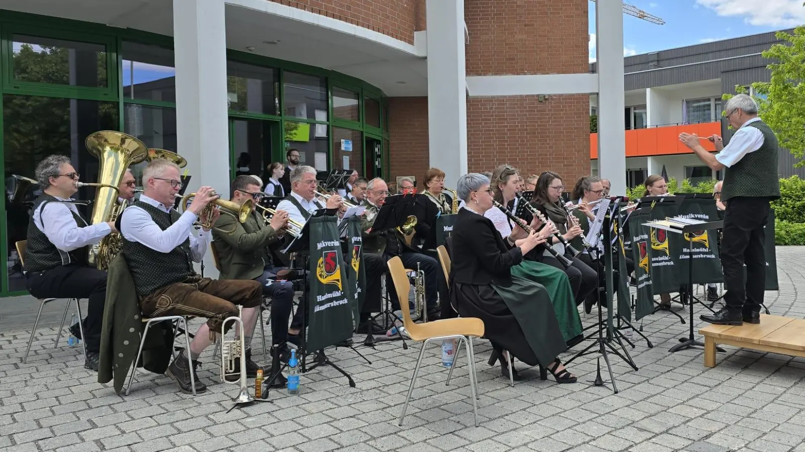 Das Orchester bei der Muttertagsserenade (Bild: Lisa Hartinger)