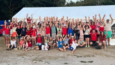 Strahlende Gesichter zum Abschluss: Über 60 Kinder verbrachten vier ereignisreiche Tage im Zeltlager der TSV Vereinsjugend. (Bild: Jonas Meiler)