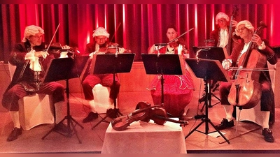 Die Chursächsischen Streichersolisten gestalteten einen mitreißen Konzertabend im Mehrzwecksaal in einem besonderen Ambiente. Die begeisterten Besucher spendeten langanhaltende standing Ovations. (Bild: Bertram Nold)