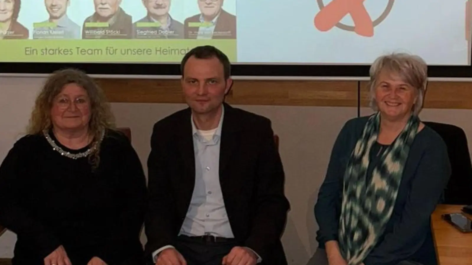 von links: Stadträtin Karin Raab, 3. Bgm. Johann Kleber, Stadträtin Ernestine Gietl. (Bild: Nabburger Land)