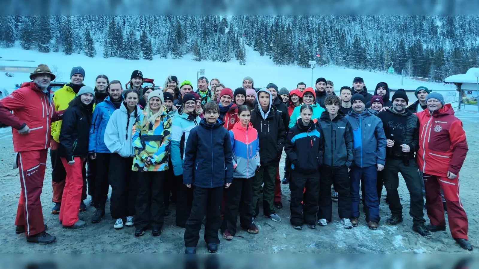 Schwarzenfelder Skifahrer auf der Steinplatte. (Bild: Hans Hauser)