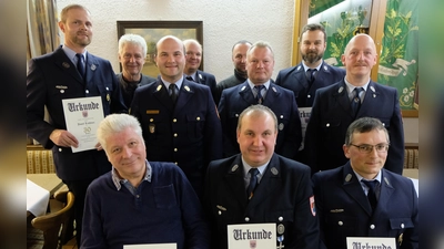 Lob, Dank und Anerkennung gab es für aktive Mitglieder in der Bergnetsreuther Feuerwehr. (Bild: Fred Lehner)