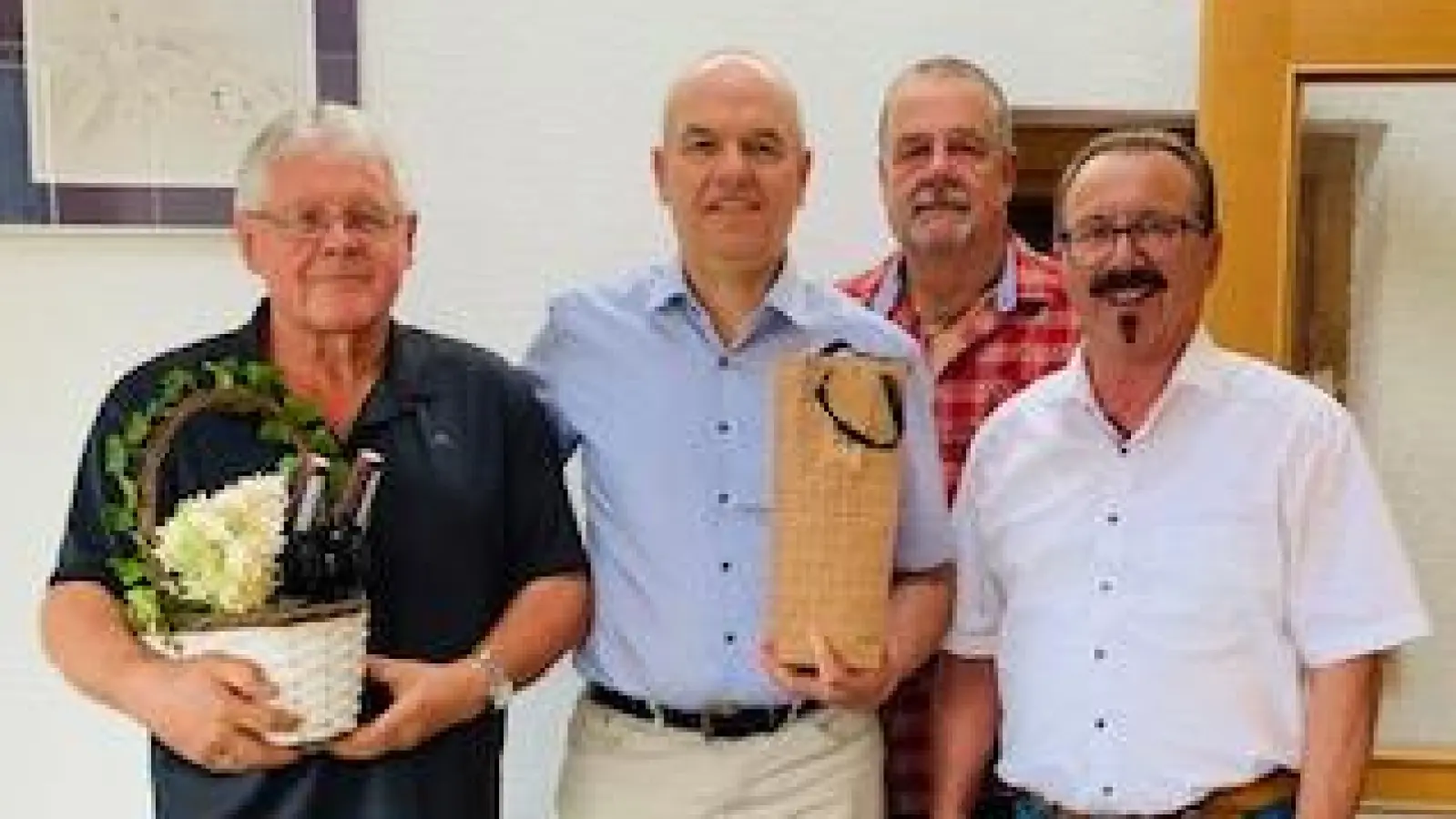 Stefan Geitner mit den Vereinsvertretern (Bild: Herbert Suttner)