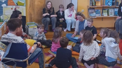 Beim Vorlesen. (Bild: Sandra Popp)