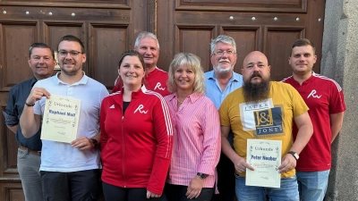 Von links nach rechts Reihe hinten: Rainer Rewitzer, Schneider Hans-Jürgen, Butz Reiner, Zehent Benedikt. Reihe vorne Moll Raphael, Schneider Nicole, Lorenz Martina, Peter Neuer  (Bild: Florian Zehent)