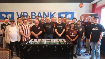 Rekordteilnehmerfeld beim 6. Kickerturnier der Clubfreunde Vilseck. (Bild: Rosi Hasenstab)