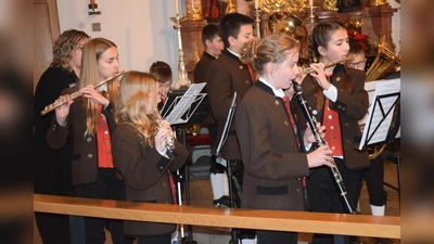 Die Blaskapelle St. Ägidius Schmidmühlen lädt am 2. Weihnachtsfeiertag um 17.00 Uhr zum Weihnachtskonzert in die Pfarrkirche St. Ägidius ein.  (Bild: Paul Böhm)