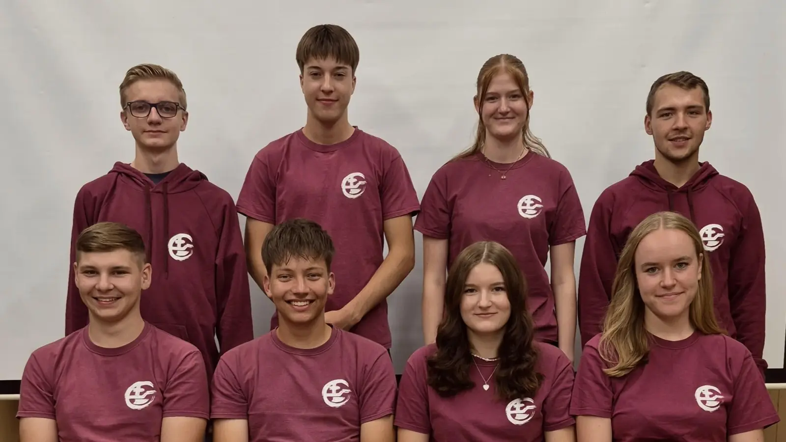 Sitzend von links: Andreas Forster, Jakob Siller, Greta Hausner, Emily Fischer. Stehend von links: Lukas Wurm, Tristan Ernstberger, Josepha Wifling, Tobias Forster. (Bild: Greta Hausner)