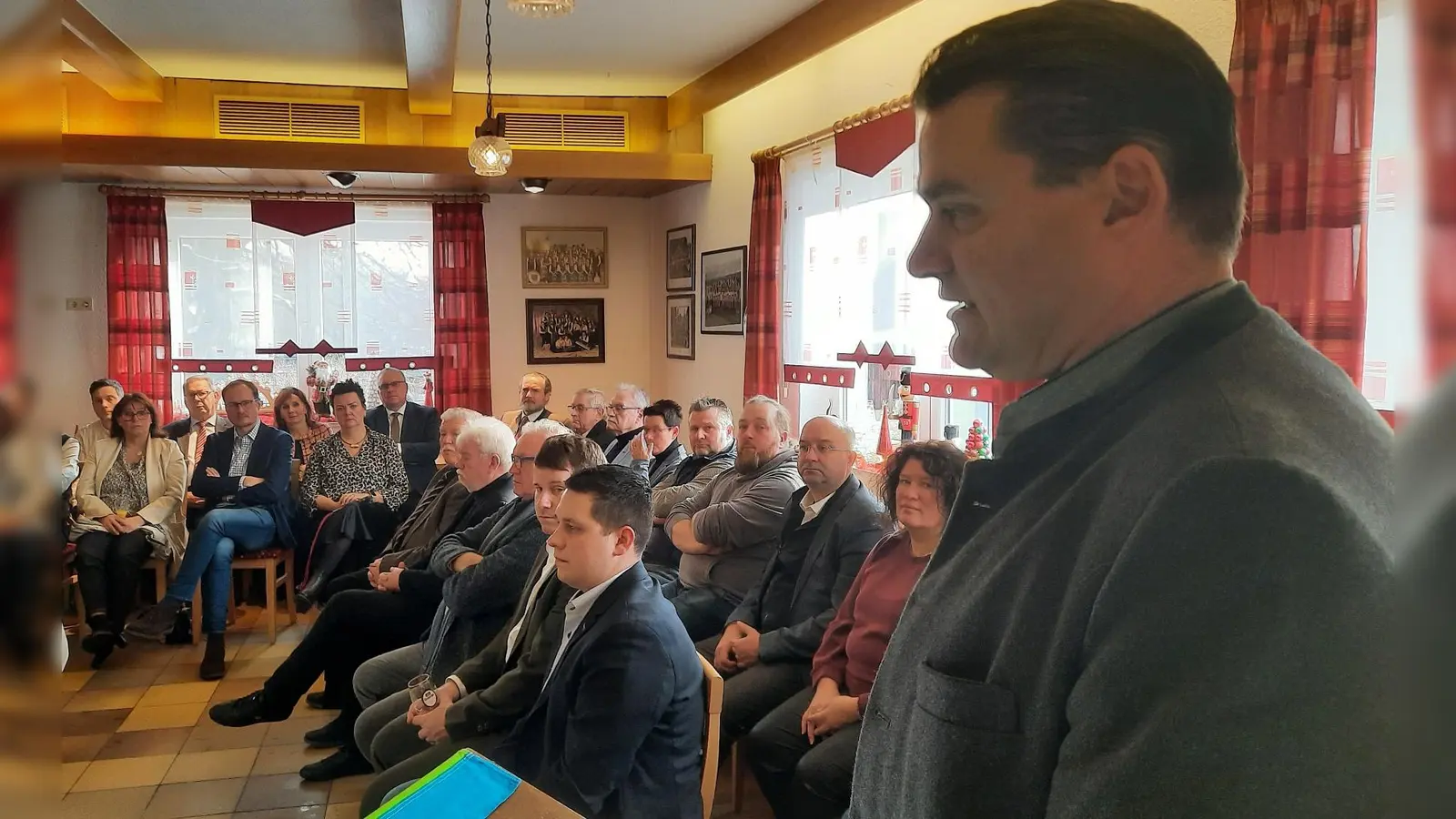 Gastredner Landrat Thomas Ebeling bei seinen Ausführungen. (Bild: Alfred Hammer)