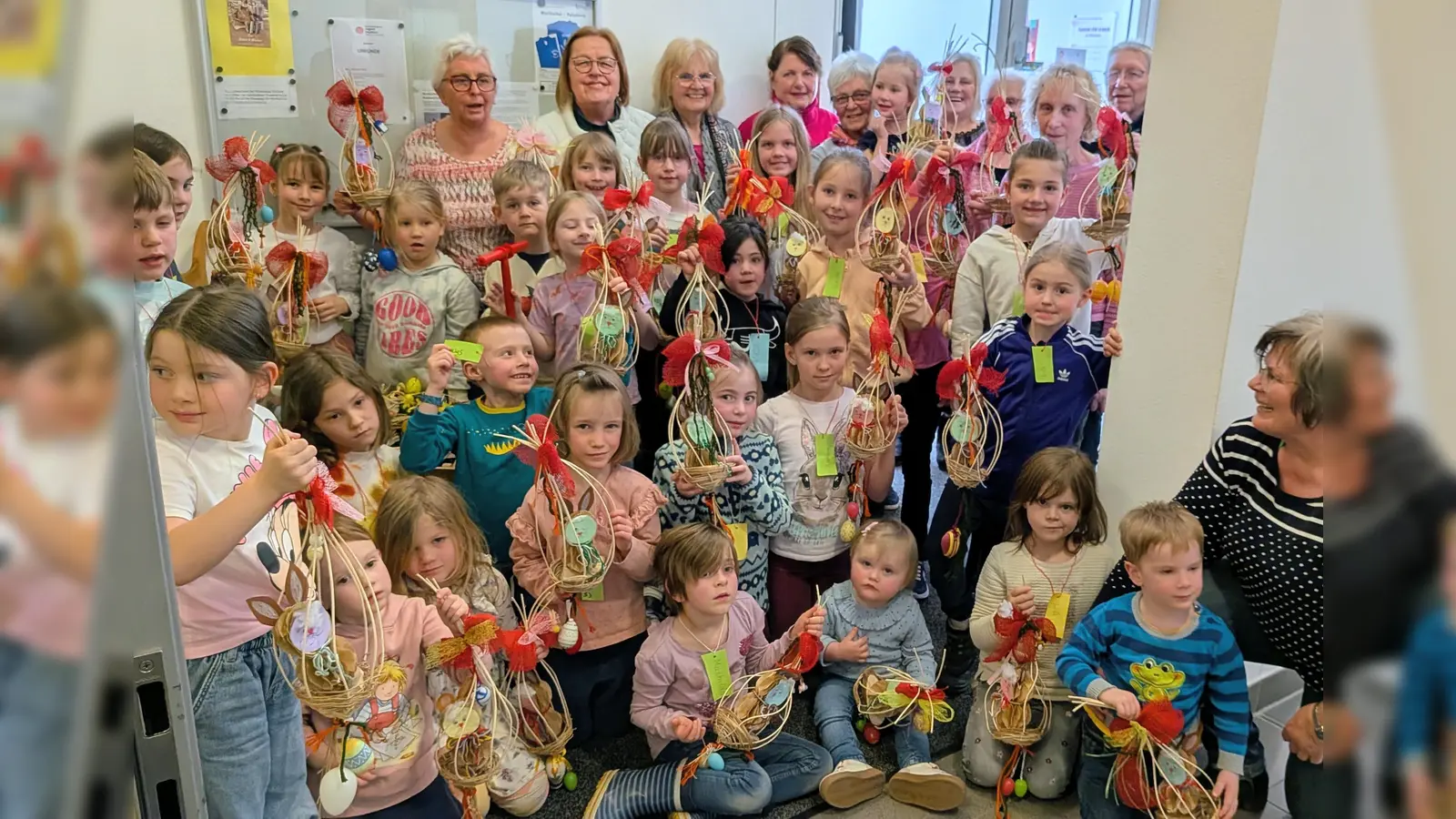 Das engagierte Kreativteam der Musikschule Neustadt sorgt auch während der Ferien für interessante Aktionen. Die jungen Schüler haben an der Freizeitgestaltung zu Ostern ihre Freude. (Bild: Karl Wildenauer)