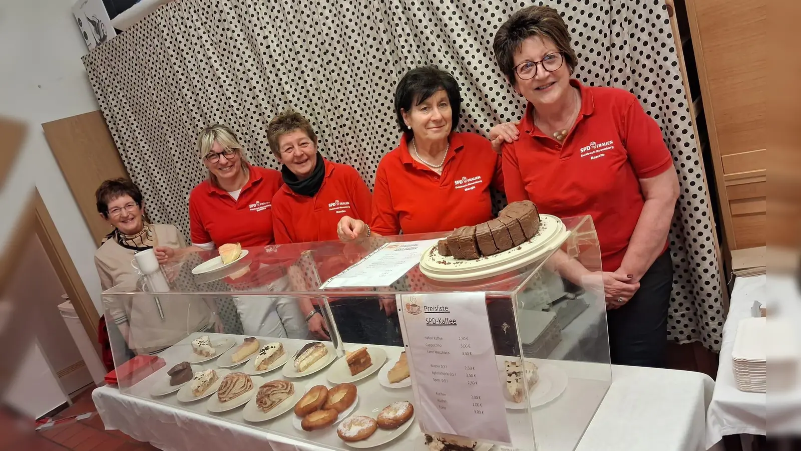 v.l.n.r. Elli Bublitz, Bettina Moser. Monika Kick, Margit Rathei, Renate Dümmler.  (Bild: Michael Gradl)