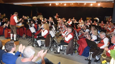 Der große Publikumsmagnet der Jurablaskapelle Pilsheim war auch heuer wieder das Jahreskonzert mit beeindruckenden Leistungen der Konzertkapelle und der Big-Band.  (Bild: Paul Böhm)