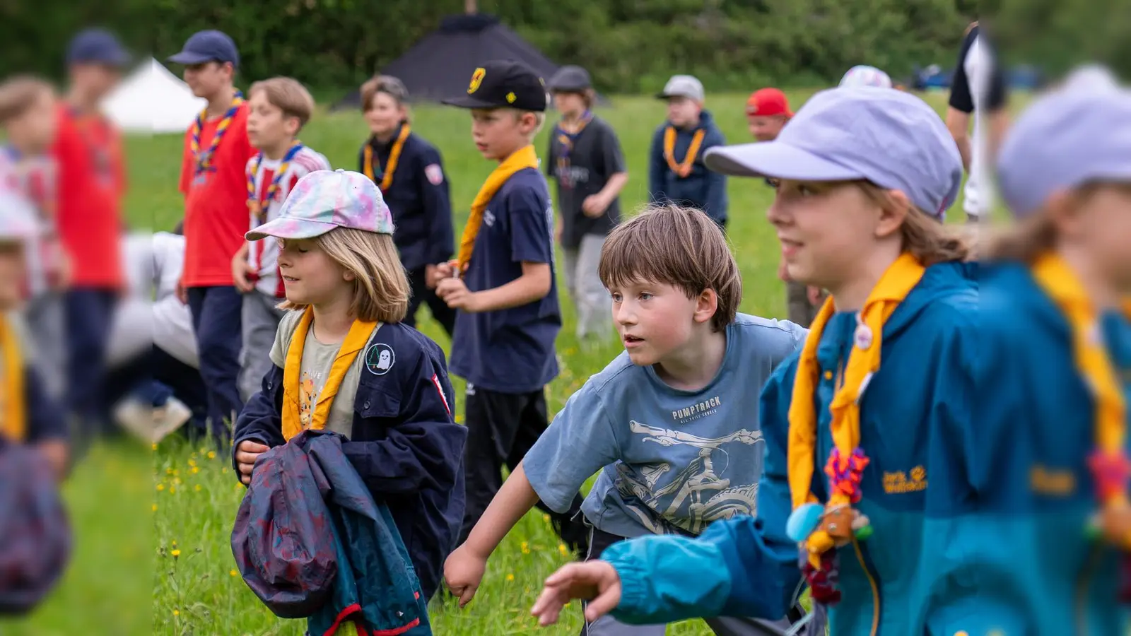 Wölflinge auf Piratenjagd (Bild: Malin Kopczyk)
