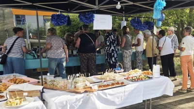Das reichhaltige Fingerfood-Buffet ließ keine Wünsche offen.  (Bild: Corinna Zintl)