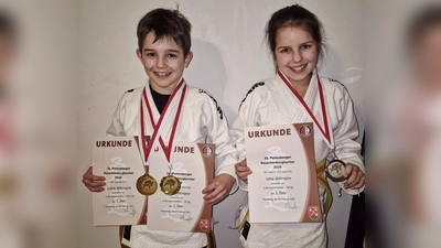 Die glücklichen Medaillengewinner Lena und Lukas (Bild: Caroline Wittmann)