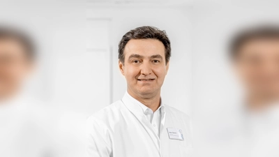 Dr. Saman Djamil, Chefarzt Klinik für Gefäßchirurgie (Bild: Daniela Hottner - Marcus Rebmann - Fotografie)