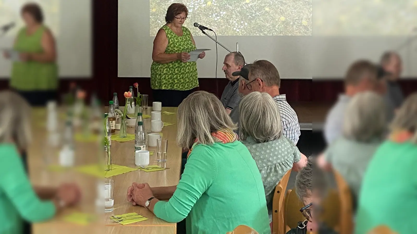 Jutta Wiesner begrüßt die Gäste (Bild: Alfred Schuster)